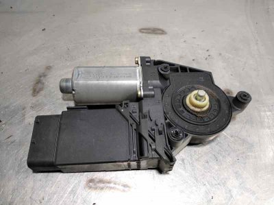 MOTOR ELEVALUNAS DELANTERO DERECHO VOLKSWAGEN PASSAT BERLINA (3B2) V6 TDI Highline