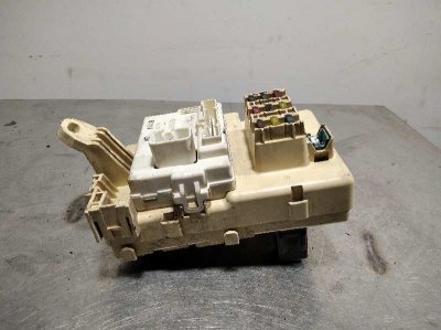 CAJA RELES / FUSIBLES TOYOTA LAND CRUISER (J9) TD GX (5-ptas.)