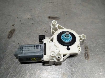 MOTOR ELEVALUNAS TRASERO DERECHO de MERCEDES CLA 180 