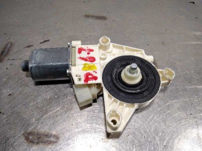 MOTOR ELEVALUNAS DELANTERO DERECHO de 220 CDI BlueEfficiency (212.002) 