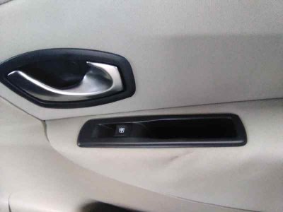 MANDO ELEVALUNAS TRASERO DERECHO RENAULT SCENIC III Dynamique