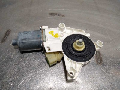 MOTOR ELEVALUNAS DELANTERO DERECHO MERCEDES-BENZ CLASE M (W164) 320 / 350 CDI (164.122)