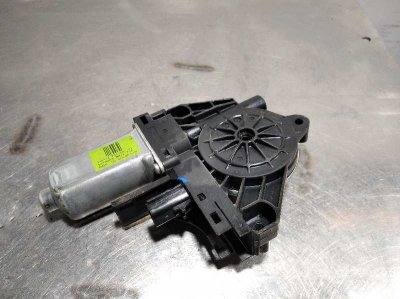 MOTOR ELEVALUNAS TRASERO IZQUIERDO de 3.0 CRD Laredo 