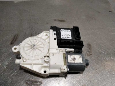 MOTOR ELEVALUNAS DELANTERO IZQUIERDO VOLKSWAGEN GOLF VI (5K1) Advance Bluemotion