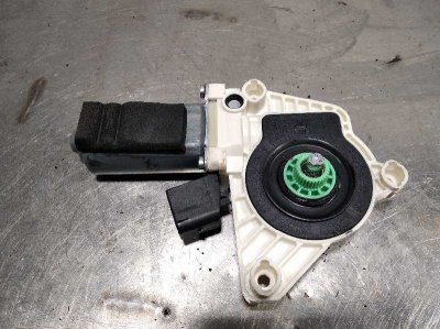 MOTOR ELEVALUNAS DELANTERO DERECHO MERCEDES-BENZ CLASE CLA (W117) CLA 200 CDI (117.308)