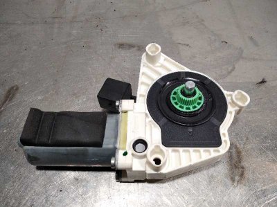 MOTOR ELEVALUNAS DELANTERO IZQUIERDO de CLA 200 CDI (117.308) 