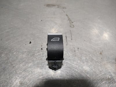 MANDO ELEVALUNAS DELANTERO DERECHO de Titanium 