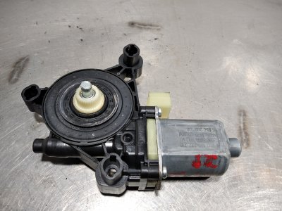 MOTOR ELEVALUNAS DELANTERO DERECHO