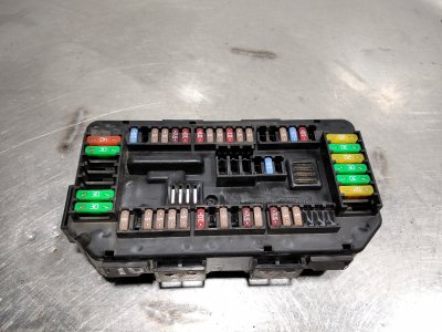 CAJA RELES / FUSIBLES de 118d 
