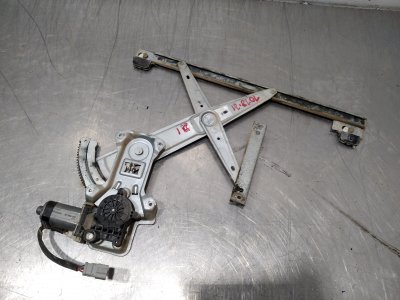 ELEVALUNAS DELANTERO IZQUIERDO MG SERIE 600 (RH) 620 SDi