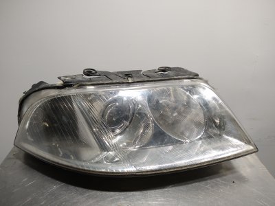 FARO DERECHO VOLKSWAGEN PASSAT BERLINA (3B3) Advance