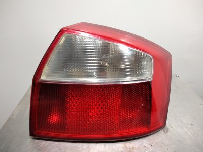 PILOTO TRASERO DERECHO AUDI A4 BERLINA (8E) 1.9 TDI (96kW)