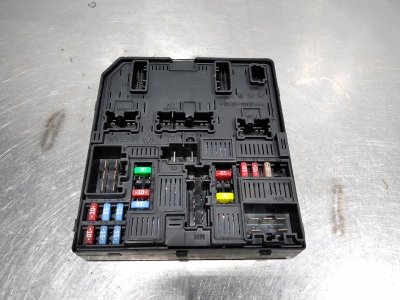 CAJA RELES / FUSIBLES NISSAN QASHQAI (J11) Acenta