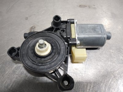 MOTOR ELEVALUNAS DELANTERO DERECHO de Advance BlueMotion 