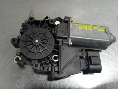 MOTOR ELEVALUNAS DELANTERO DERECHO AUDI A3 (8L) 1.6 Ambiente