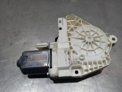 MOTOR ELEVALUNAS TRASERO DERECHO AUDI A4 AVANT (8K5) (2008) Básico