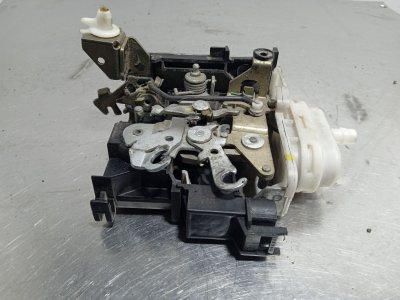 CERRADURA PUERTA DELANTERA IZQUIERDA  AUDI A3 (8L) 1.6 Ambiente