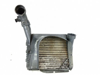 INTERCOOLER VOLKSWAGEN TOUAREG (7LA) *