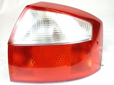 PILOTO TRASERO DERECHO AUDI A4 BERLINA (8E) 2.4 V6 30V CAT (BDV)
