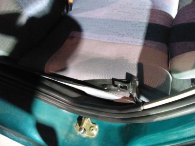 CINTURON SEGURIDAD TRASERO IZQUIERDO SEAT CORDOBA BERLINA (6K2) 1.4