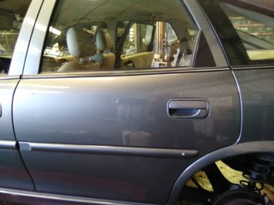 PUERTA TRASERA IZQUIERDA OPEL VECTRA B BERLINA 2.2 16V DTI CAT (Y 22 DTR / L50)