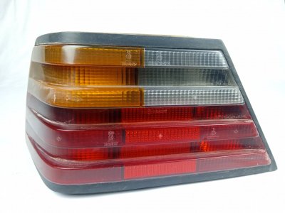 PILOTO TRASERO IZQUIERDO MERCEDES CLASE E (W124) FAMILIAR 3.0 Diesel CAT