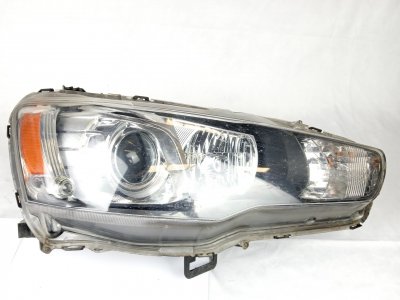 FARO DERECHO MITSUBISHI Lancer Berlina (CY0) Instyle