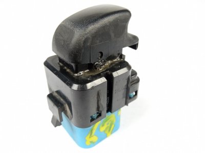 MANDO ELEVALUNAS DELANTERO DERECHO MITSUBISHI MONTERO PININ (H60/H70) 2000 GDI (3-ptas.)