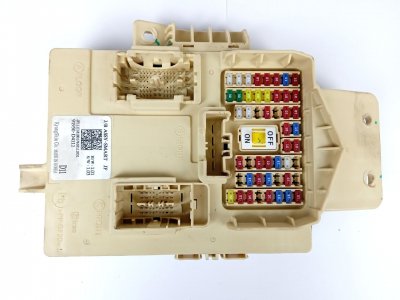 CAJA RELES / FUSIBLES