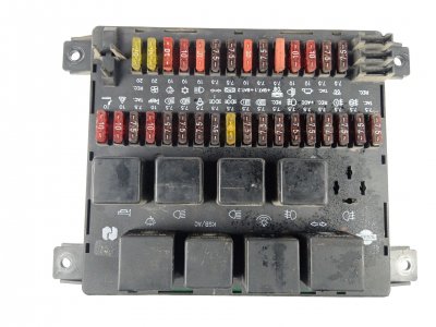 CAJA RELES / FUSIBLES NISSAN TRADE 3.0 Diesel