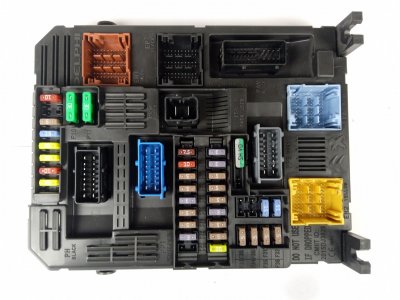 caja-reles-fusibles de  