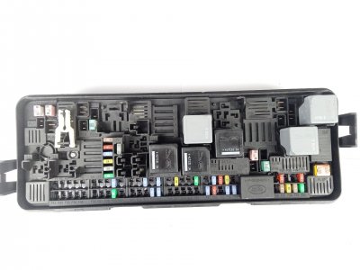 caja-reles-fusibles de HSE 