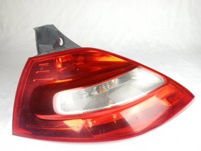 PILOTO TRASERO IZQUIERDO RENAULT MEGANE II BERLINA 5P Confort Authentique