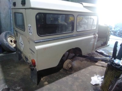 ALETA TRASERA DERECHA LAND ROVER SANTANA 109