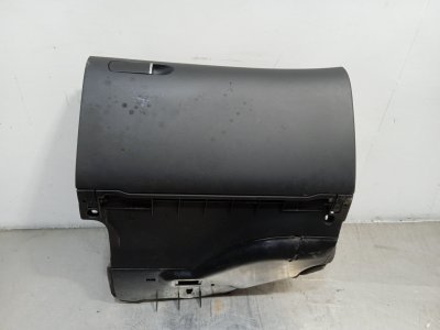 GUANTERA SEAT EXEO BERLINA (3R2) Reference