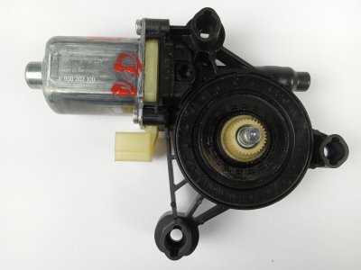 MOTOR ELEVALUNAS DELANTERO DERECHO de  