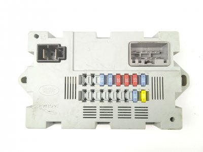 CAJA RELES / FUSIBLES