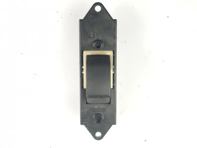 MANDO ELEVALUNAS DELANTERO DERECHO de 1.6 MIVEC (GA1W) 
