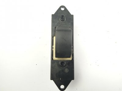 MANDO ELEVALUNAS DELANTERO DERECHO de 1.6 MIVEC (GA1W) 