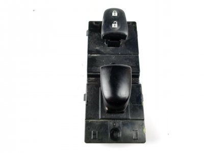 MANDO ELEVALUNAS DELANTERO DERECHO de 1.5 dCi 