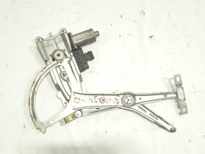 ELEVALUNAS DELANTERO DERECHO