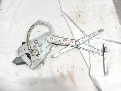 ELEVALUNAS DELANTERO DERECHO