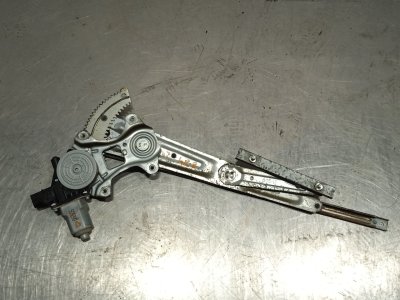 ELEVALUNAS DELANTERO IZQUIERDO