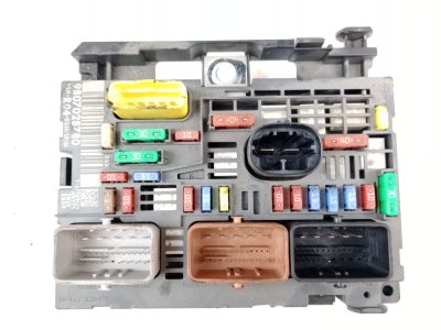 caja-reles-fusibles de 1.6 BlueHDi 100 