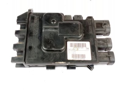 CAJA RELES / FUSIBLES