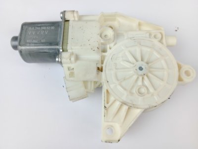 motor-elevalunas-delantero-derecho de GLA 200 CDI / d (156.908) 
