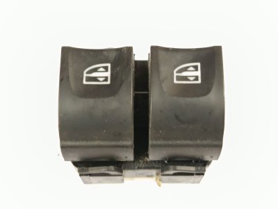 MANDO ELEVALUNAS DELANTERO IZQUIERDO  de 1.2 TCe 125 4x4 