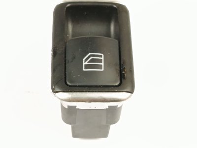 MANDO ELEVALUNAS DELANTERO DERECHO de CLA 200 CDI / d (117.308) 