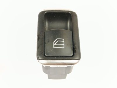 MANDO ELEVALUNAS DELANTERO DERECHO de CLA 200 CDI / d (117.308) 