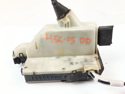 CERRADURA PUERTA DELANTERA DERECHA